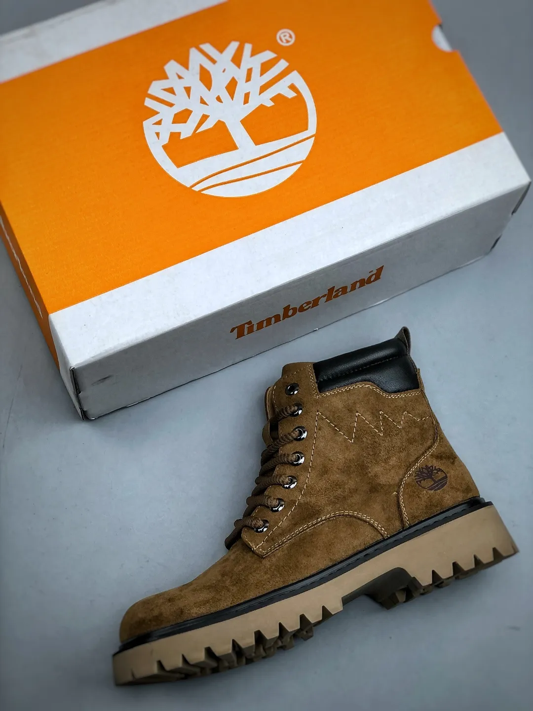 Local 💰640 supports store opening new goods 🚀 #Timberland Timberland/Timberland new autumn and winter products essential outdoor leisure rhubarb boots series for autumn and winter #Guangdong Dachang quality original box original packaging fashion trend matching fabrics made of Italian 🇮🇹 top matte fine-grained cowhide lightweight outsole with anti-odor and anti-corrosion genuine leather latex insoles from outsole to hardware are made from OEM raw materials Same as the original Goodyear's never-opening glue process. Good products don't kill pigs. The quality of the first order is strictly controlled. Exclusively released on the entire network. The quality is beyond doubt. The full set of official website unified packaging gives you a perfect wearing experience. The quality is exquisite and durable. A must-have for sportsmen. Specializes in not looking handsome. High-quality feet feel first-class. This winter, it is specially used for outdoor cold protection. Daily casual matching. Size: 38-44 (leather shoe size)